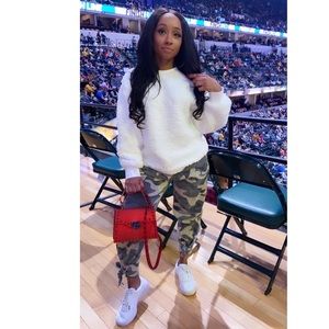 Meet your Posher, Ladriana